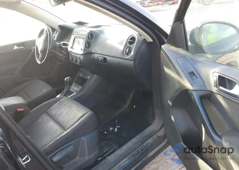 2015 Volkswagen Tiguan S z USA, uszkodzony, nr VIN WVGAV7AX7FW610991